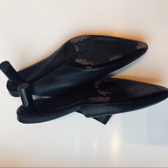 Via Spiga Black Freya Asymmetrical Mule. - Picture 7 of 7